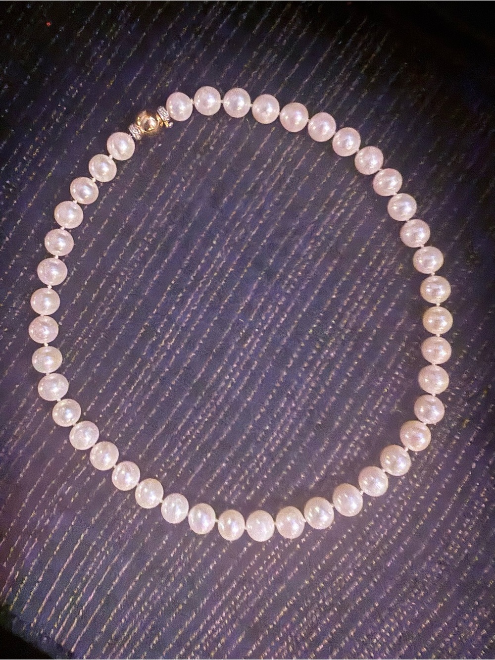 Elegant South Sea White Pearl Necklace with 14 K Gold Accent clasp 10 mm..